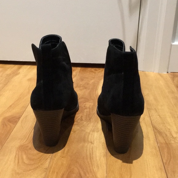 Cute black heeled booties - Picture 4 of 4